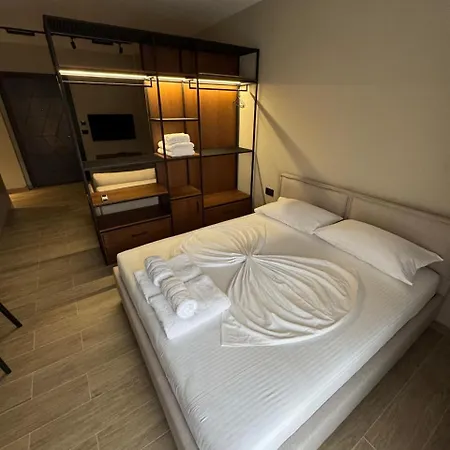 Apt Studios Himara *